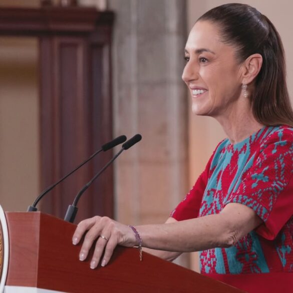 Claudia Sheinbaum durante la Conferencia del Pueblo mientras defiende la soberanía mexicana ante cuestionamientos de Estados Unidos