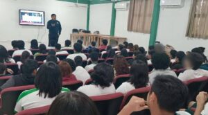 Conferencias de prevención de adicciones impartidas por la SSPC a estudiantes del CBTA 54 en Centro, Tabasco.