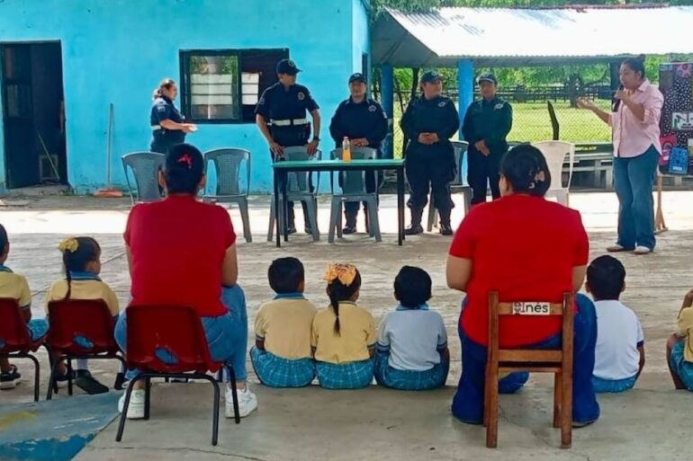 Personal de la SSPC y CENEPRED realizan actividades preventivas en escuelas de Tabasco.