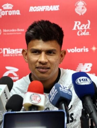 Jesús Gallardo ofrece una conferencia de prensa con Toluca antes de incorporarse a la Selección Mexicana para el Mundial 2026.