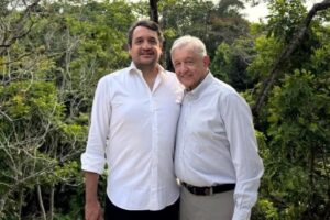 Andy López Beltrán junto al expresidente Andrés Manuel López Obrador, publicada en redes sociales en junio de 2026