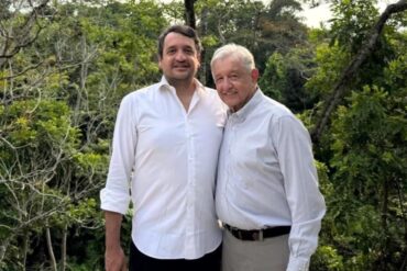 Andy López Beltrán junto al expresidente Andrés Manuel López Obrador, publicada en redes sociales en junio de 2026