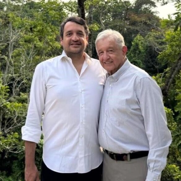 Andy López Beltrán junto al expresidente Andrés Manuel López Obrador, publicada en redes sociales en junio de 2026