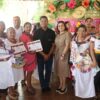 Autoridades del DIF Municipal y Gobierno de Nacajuca durante la clausura de los Talleres de Corte y Confección que fortalecen el desarrollo de mujeres en Tabasco.