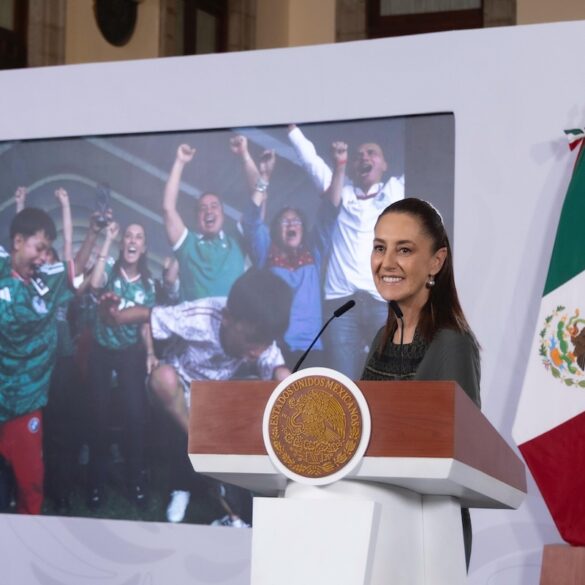 Claudia Sheinbaum destaca récord histórico en la llegada de visitantes extranjeros a México durante el primer cuatrimestre de 2026.