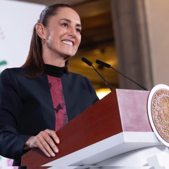 Claudia Sheinbaum anuncia suspensión de clases y teletrabajo en Ciudad de México por la inauguración del Mundial 2026.