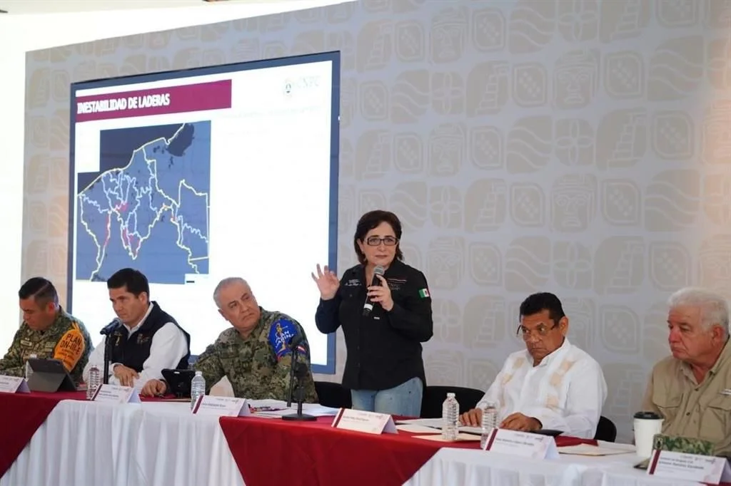 Laura Velázquez presenta mapa de municipios con vulnerabilidad por inundaciones y laderas en Tabasco.