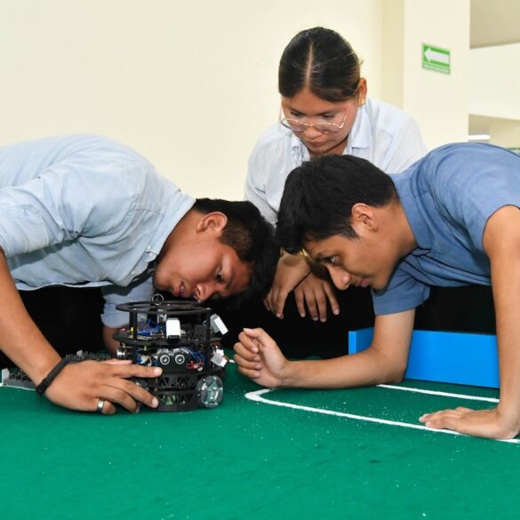 Estudiantes de la DAIA de la UJAT reciben reconocimiento tras ganar la Copa FutBotTab 2026 con el proyecto Goaltech en Tabasco.