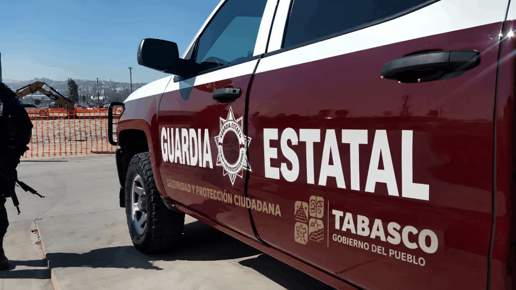 Fotoarte de una patrulla con la propuesta de imagen institucional de la Guardia Estatal de Tabasco.