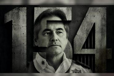 Ilustración editorial de Hernán Bermúdez atrapado dentro del número 154, que representa la condena solicitada por la Fiscalía.