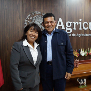 Javier May Rodríguez se reúne en Ciudad de México con la secretaria federal de Agricultura, Columba López Gutiérrez.