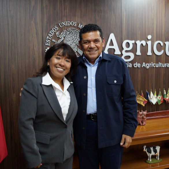 Javier May Rodríguez se reúne en Ciudad de México con la secretaria federal de Agricultura, Columba López Gutiérrez.