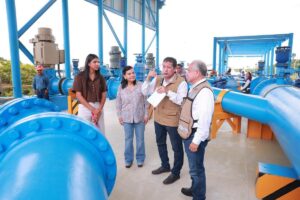 Yolanda Osuna y autoridades del OSFE supervisan obras públicas en Centro Tabasco durante recorrido de verificación.