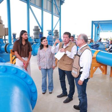 Yolanda Osuna y autoridades del OSFE supervisan obras públicas en Centro Tabasco durante recorrido de verificación.