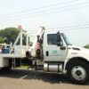 Unidad especializada de la CFE desplegada para atender fallas eléctricas en Tabasco.