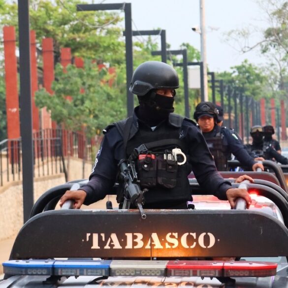 Operativo de Recuperación de Espacios Públicos realizado por la SSPC y el Ayuntamiento de Centro en los alrededores del Mercado José María Pino Suárez.