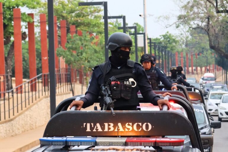 Operativo de Recuperación de Espacios Públicos realizado por la SSPC y el Ayuntamiento de Centro en los alrededores del Mercado José María Pino Suárez.