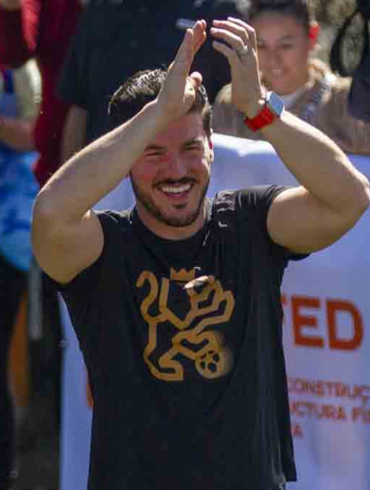 Samuel García celebra en modo fiesta durante el Mundial 2026 en Nuevo León