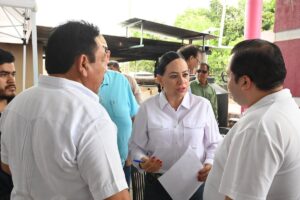 Personal de la SETAB participa en jornada de atención en territorio en el ejido Lázaro Cárdenas de Tacotalpa, Tabasco.