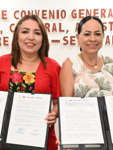 Titulares de SETAB y Secretaría de Cultura durante la firma del convenio para fortalecer educación, lectura y actividades culturales en Tabasco.