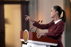 Claudia Sheinbaum durante conferencia donde respondió al embajador Ronald Johnson sobre la soberanía mexicana.