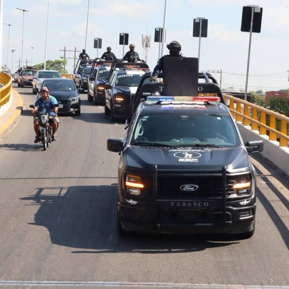 Elementos de la SSPC realizan recorridos de seguridad y vigilancia en colonias de Villahermosa, Tabasco.