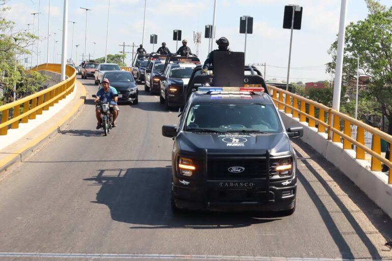 Elementos de la SSPC realizan recorridos de seguridad y vigilancia en colonias de Villahermosa, Tabasco.