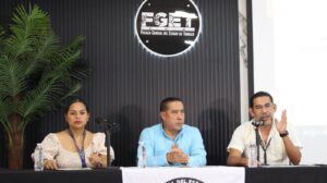 Funcionarios de la Fiscalía de Tabasco informan sobre investigaciones internas contra servidores públicos.
