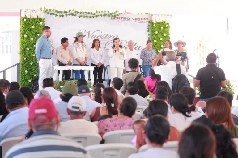 Entrega de la nueva red de agua potable y rehabilitación de calles durante la jornada Centro Más Cerca en el sector Armenia de Gaviotas Sur, Centro.