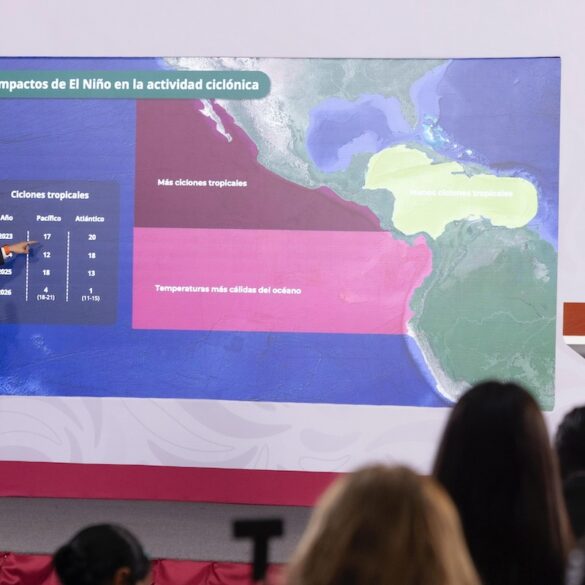 La presidenta Claudia Sheinbaum informa sobre el nuevo sistema de alertamiento telefónico y las acciones preventivas ante el fenómeno de El Niño en México.