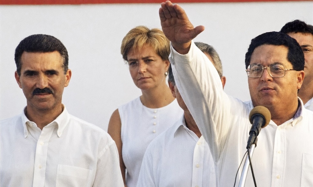 Manuel Andrade Díaz durante la toma de protesta como gobernador de Tabasco en 2002