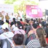 Entrega de tarjetas de la Beca Rita Cetina a estudiantes de la primaria Marciano Gallegos Magaña en Pomoca, Nacajuca, Tabasco.