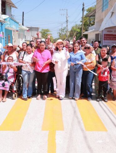 Nuevas calles pavimentadas en Gaviotas Sur, Centro, Tabasco, con concreto hidráulico, banquetas y red de agua potable.