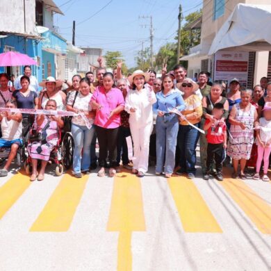 Nuevas calles pavimentadas en Gaviotas Sur, Centro, Tabasco, con concreto hidráulico, banquetas y red de agua potable.
