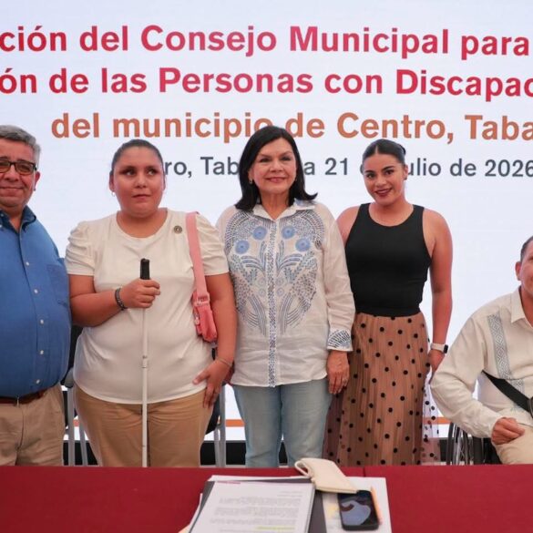 Yolanda Osuna durante la creación del Consejo para impulsar la inclusión de personas con discapacidad en el municipio de Centro.