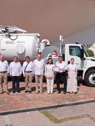 Gobierno de Centro presenta un nuevo camión Vactor para fortalecer los servicios públicos y la operación del Sistema de Agua y Saneamiento.