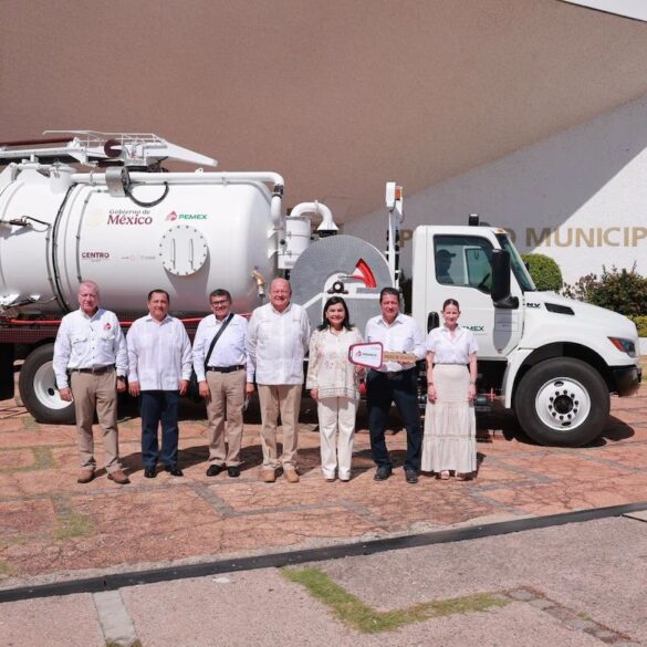 Gobierno de Centro presenta un nuevo camión Vactor para fortalecer los servicios públicos y la operación del Sistema de Agua y Saneamiento.