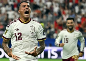 Jugador de la selección de España celebra un gol durante la semifinal del Mundial ante Francia