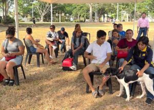 Especialistas realizan una jornada de esterilización gratuita de mascotas en el parque La Choca de Villahermosa, Tabasco.