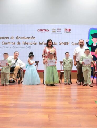 Yolanda Osuna Huerta durante la graduación de 83 niñas y niños de los Centros de Atención Infantil del DIF Centro en Villahermosa, Tabasco.