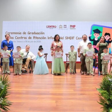 Yolanda Osuna Huerta durante la graduación de 83 niñas y niños de los Centros de Atención Infantil del DIF Centro en Villahermosa, Tabasco.