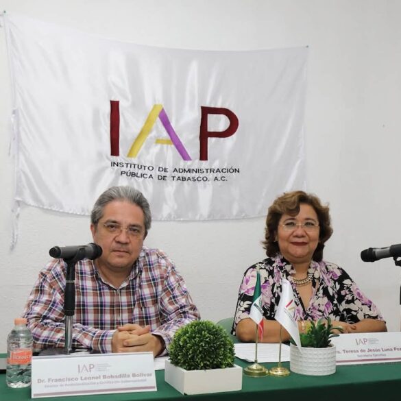 Estudiantes de la Maestría en Derecho para la Administración Pública del IAP Tabasco participan en una jornada de Derecho Parlamentario con especialistas de México y Argentina.