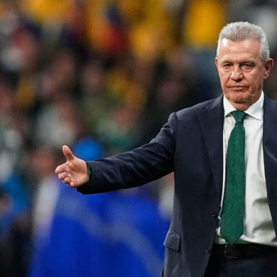 Javier Aguirre gesticula desde la banca durante un partido de la Selección Mexicana en el Mundial 2026