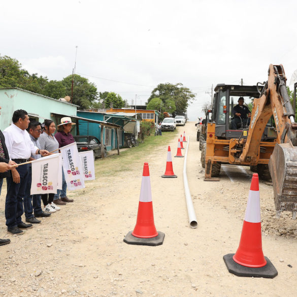 Javier May Rodríguez encabeza banderazo de obra de agua potable en Buenavista Apasco, Macuspana