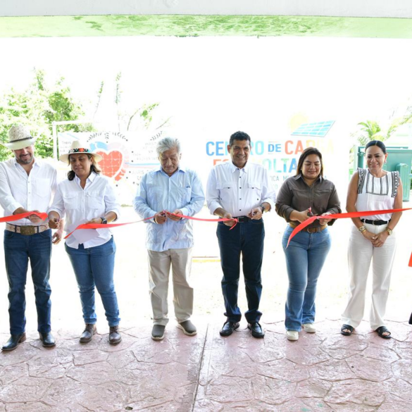 Javier May Rodríguez inaugura centro de carga fotovoltaica en la Universidad Politécnica Mesoamericana de Tenosique