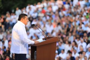 El gobernador Javier May presenta los resultados de su gobierno y afirma que Tabasco no volverá al pasado durante el Encuentro con el Pueblo en Villahermosa.