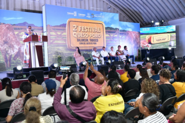 Inauguración del segundo Festival del Queso de Poro en Balancán, Tabasco, con autoridades estatales y municipales