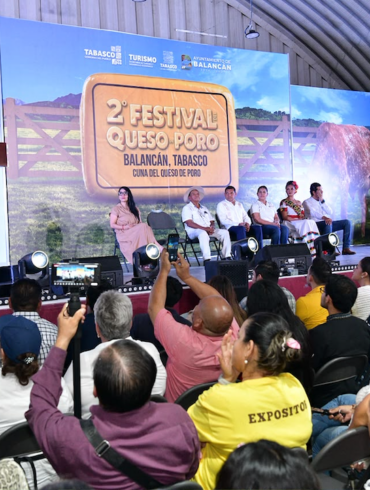 Inauguración del segundo Festival del Queso de Poro en Balancán, Tabasco, con autoridades estatales y municipales