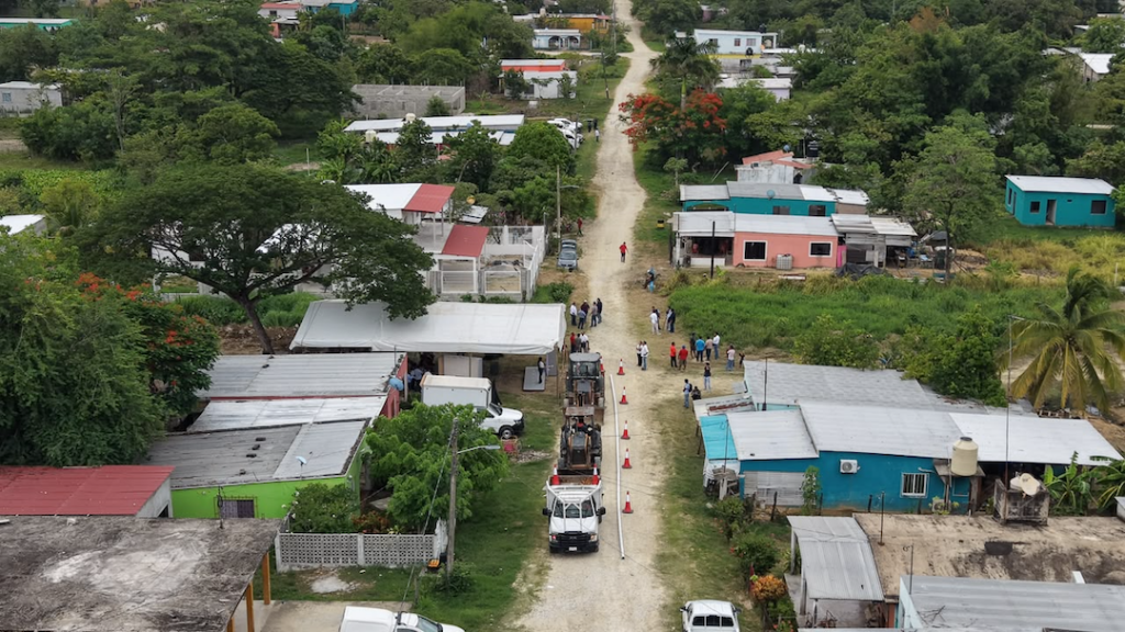 Vista aérea de la obra de rehabilitación de agua potable en Buenavista Apasco, Macuspana