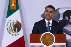 El secretario Omar García Harfuch presenta los resultados de la estrategia de seguridad en Sinaloa durante la conferencia matutina del Gobierno de México.